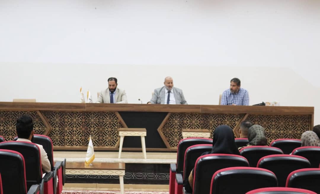 إجتماع رئيس الجامعة بطلبة الدراسات العليا الدارسين داخل الجامعة